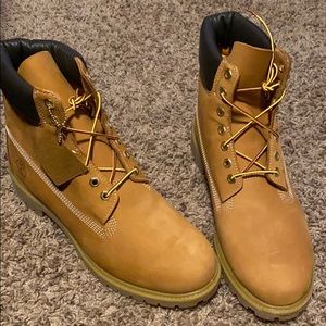 Never worn mens timberland boots
